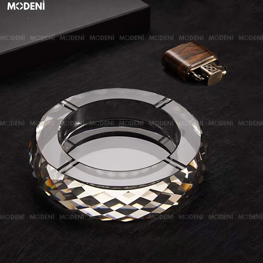 Gạt Tàn Pha Lê Dilys Cao Cấp – Thiết Kế Cắt Giác Sang Trọng, Phù Hợp Decor Hiện Đại và Quà Tặng Đẳng Cấp