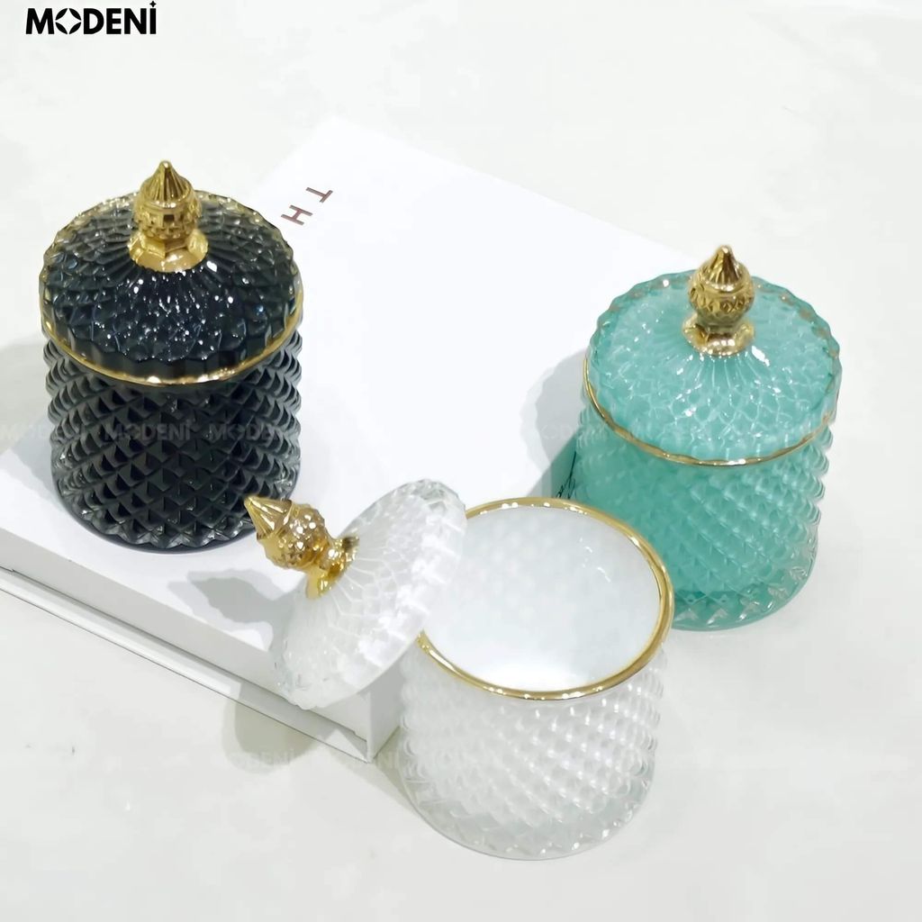 Lọ Đựng Bánh Kẹo Shya Thủy Tinh Nắp Vàng Sang Trọng – Cao 14cm, Đường Kính 8.5cm – Phù Hợp Decor Bàn Tiệc, Quà Tặng Cao Cấp