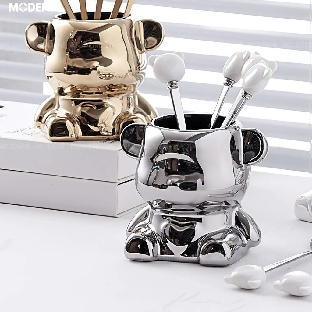 Set Lọ Đựng Muỗng Nĩa Mercy Silver – Dáng Gấu Mạ Bạc Sang Trọng Kèm 6 Nĩa Tráng Miệng Nghệ Thuật Cho Bàn Tiệc Hiện Đại
