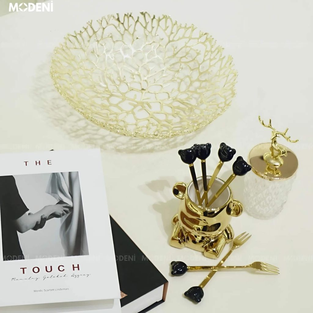 Set Lọ Đựng Muỗng Nĩa Mercy Golden Cao Cấp – Thiết Kế Hình Gấu Mạ Vàng Sang Trọng, Kèm 6 Nĩa Tráng Miệng Nghệ Thuật, Phù Hợp Decor Bàn Tiệc, Bàn Ăn Hoặc Quà Tặng Độc Đáo
