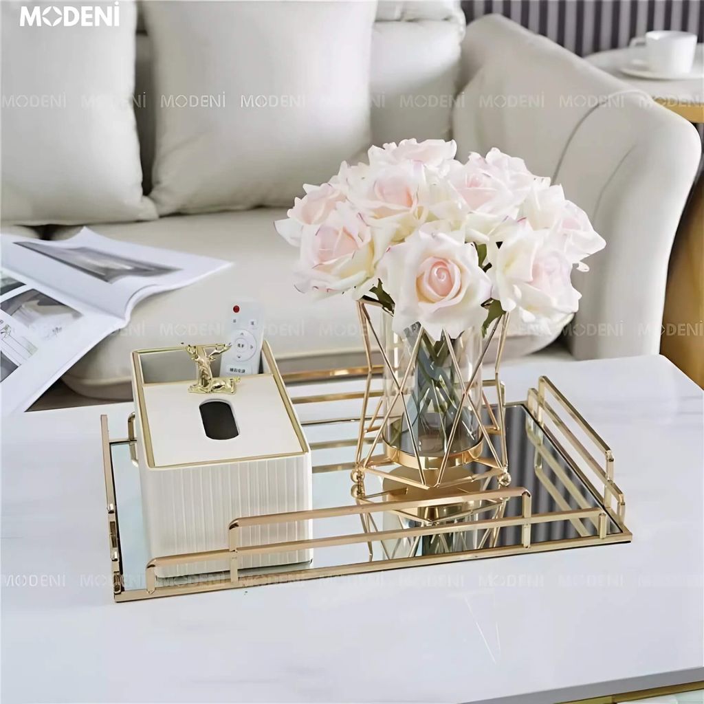 Lọ Hoa Swirling Light – Bình hoa thủy tinh decor hiện đại – Khung kim loại mạ vàng sang trọng – Kích thước 18x15cm, phù hợp bàn tiệc hoặc phòng khách