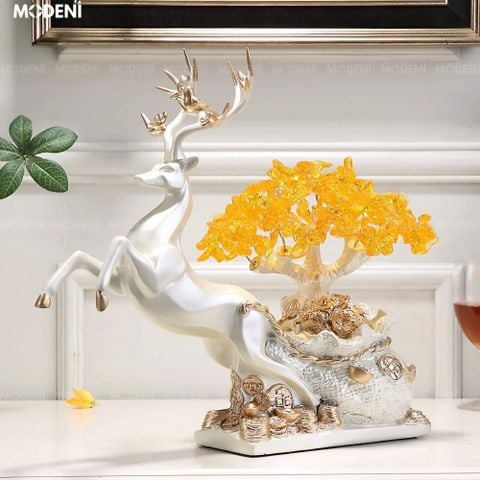 Cận cảnh chi tiết đá thạch anh vàng trên tượng nai Canary