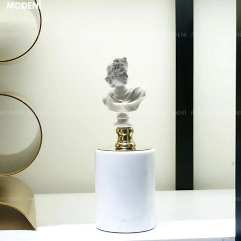 Tượng thần thoại Hy Lạp Audrey đặt trên đế đá cẩm thạch trắng sang trọng