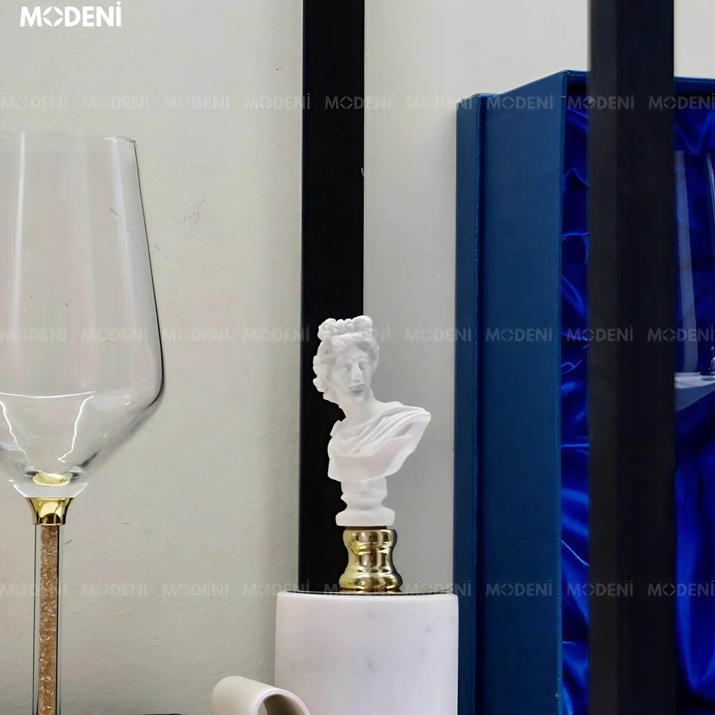 Tượng Thần Thoại Hy Lạp Audrey – Tượng Decor Cao Cấp Cổ Điển – Đế Trắng Đá Cẩm Thạch Tinh Tế Cho Kệ Sách, Bàn Làm Việc, Góc Nghệ Thuật