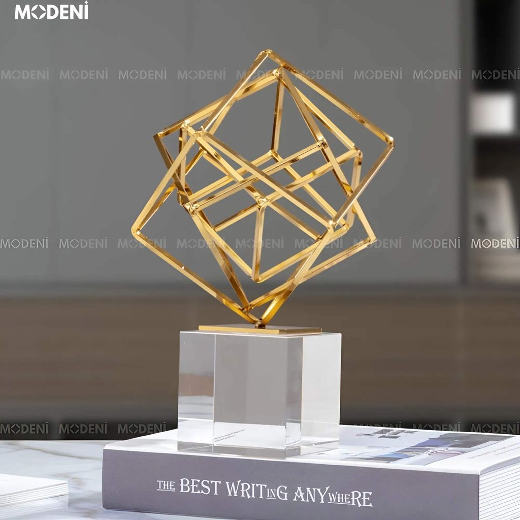 Tượng Trang Trí Nghệ Thuật Archie Decor Hiện Đại Sang Trọng – Khối Lập Phương Mạ Vàng – Đế Pha Lê Cao Cấp