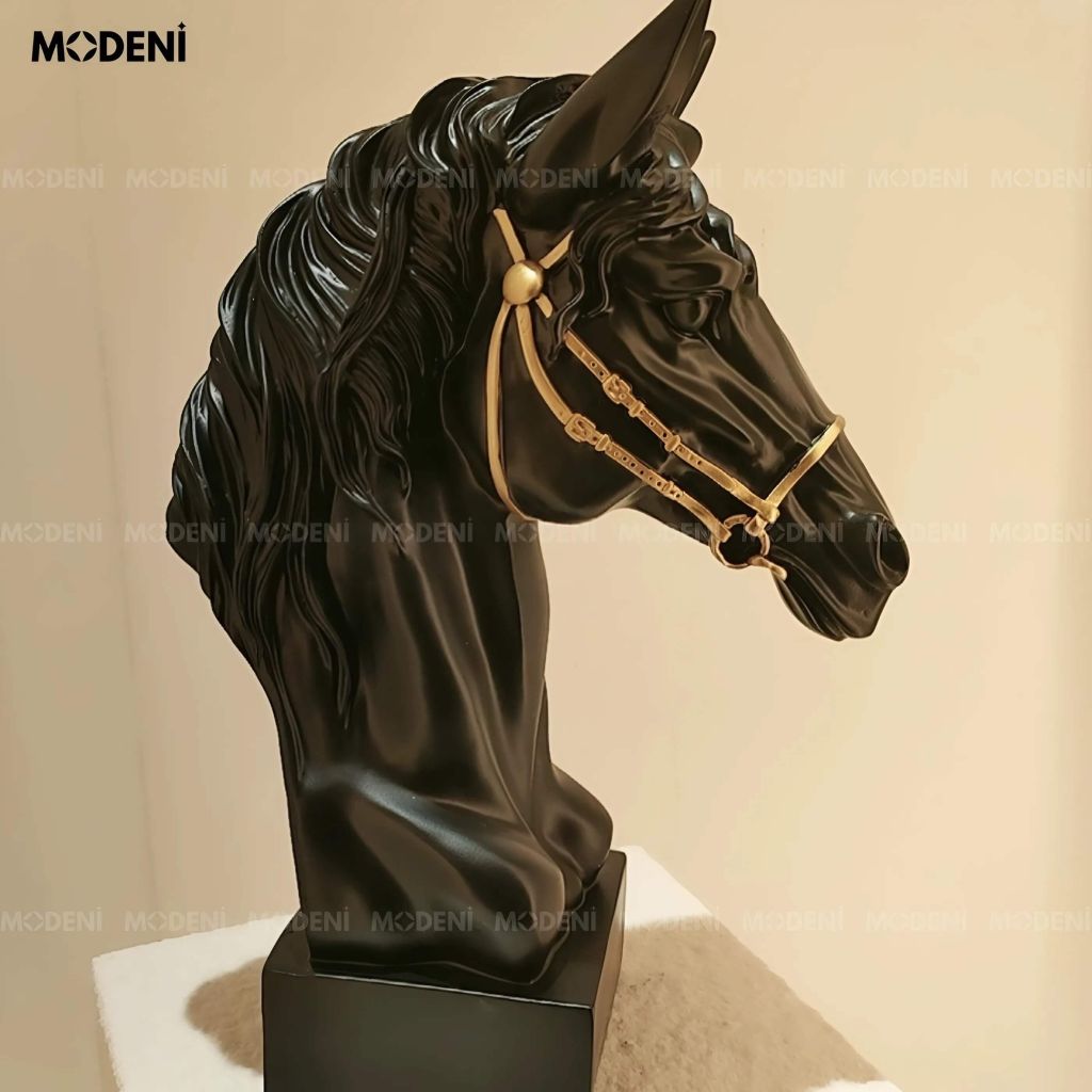 Tượng Trang Trí Draven Ngựa Đen Hoàng Gia – Thiết Kế Đầu Ngựa Sắc Sảo – Dây Cương Vàng Kim Sang Trọng – Decor Bàn Console, Kệ Sách hoặc Văn Phòng Hiện Đại