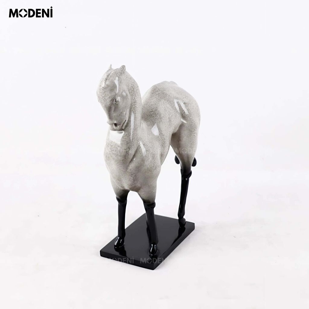 Tượng Trang Trí Narer Ngựa Nghệ Thuật – Thiết Kế Trừu Tượng Lạ Mắt – Decor Phong Cách Sáng Tạo Cho Bàn Console, Tủ Trưng Bày hoặc Góc Nghệ Thuật