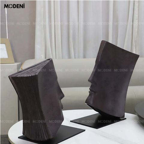 Tượng nghệ thuật MindForm dáng nghiêng – phù hợp không gian phòng làm việc hiện đại.