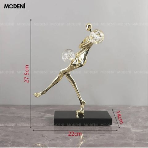 Tượng cô gái nghệ thuật Solora dáng nhảy thanh thoát, đặt trên bàn console hiện đại.