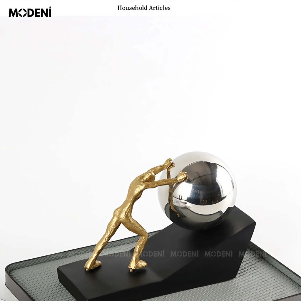Tượng Trang Trí Strive Hình Người Đẩy Quả Cầu – Biểu Tượng Nỗ Lực – Decor Bàn Làm Việc, Kệ Tủ Hiện Đại