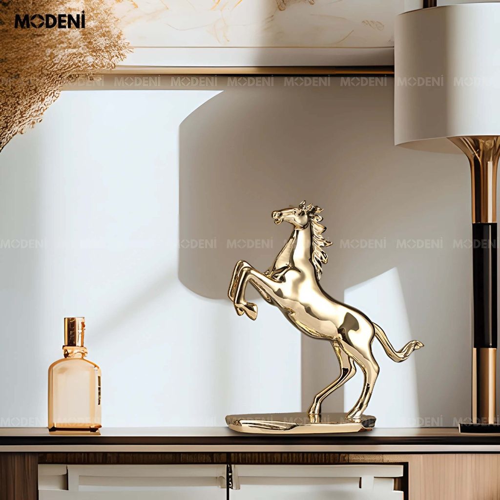 Tượng Trang Trí Ngựa Đứng Valios Gold – Tượng Decor Ngựa Vàng Cao Cấp – Thiết Kế Sang Trọng Tinh Tế – Phù Hợp Decor Kệ Tủ, Bàn Làm Việc, Không Gian Hiện Đại