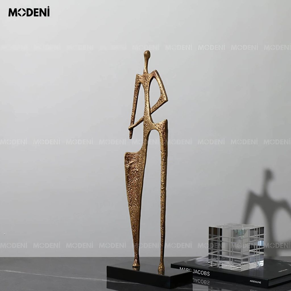 Tượng Trang Trí Aurum Nghệ Thuật – Tượng Hình Người Trừu Tượng Mạ Vàng – Thiết Kế Cao & Mảnh – Phù Hợp Decor Kệ Sách, Bàn Làm Việc, Phòng Khách Hiện Đại