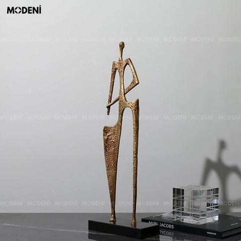 Tượng trang trí Aurum dáng người nghệ thuật trên bàn console