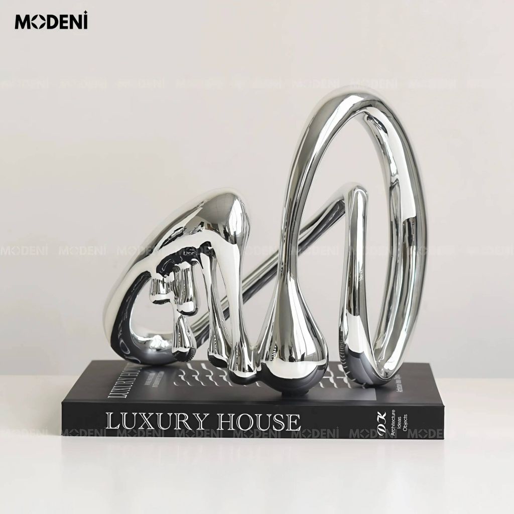 Tượng Trang Trí Glint Silver – Tác Phẩm Nghệ Thuật Ánh Bạc Độc Bản – Thiết Kế Uốn Lượn & Giọt Chảy – Phù Hợp Decor Kệ Tủ, Bàn Sofa Hiện Đại