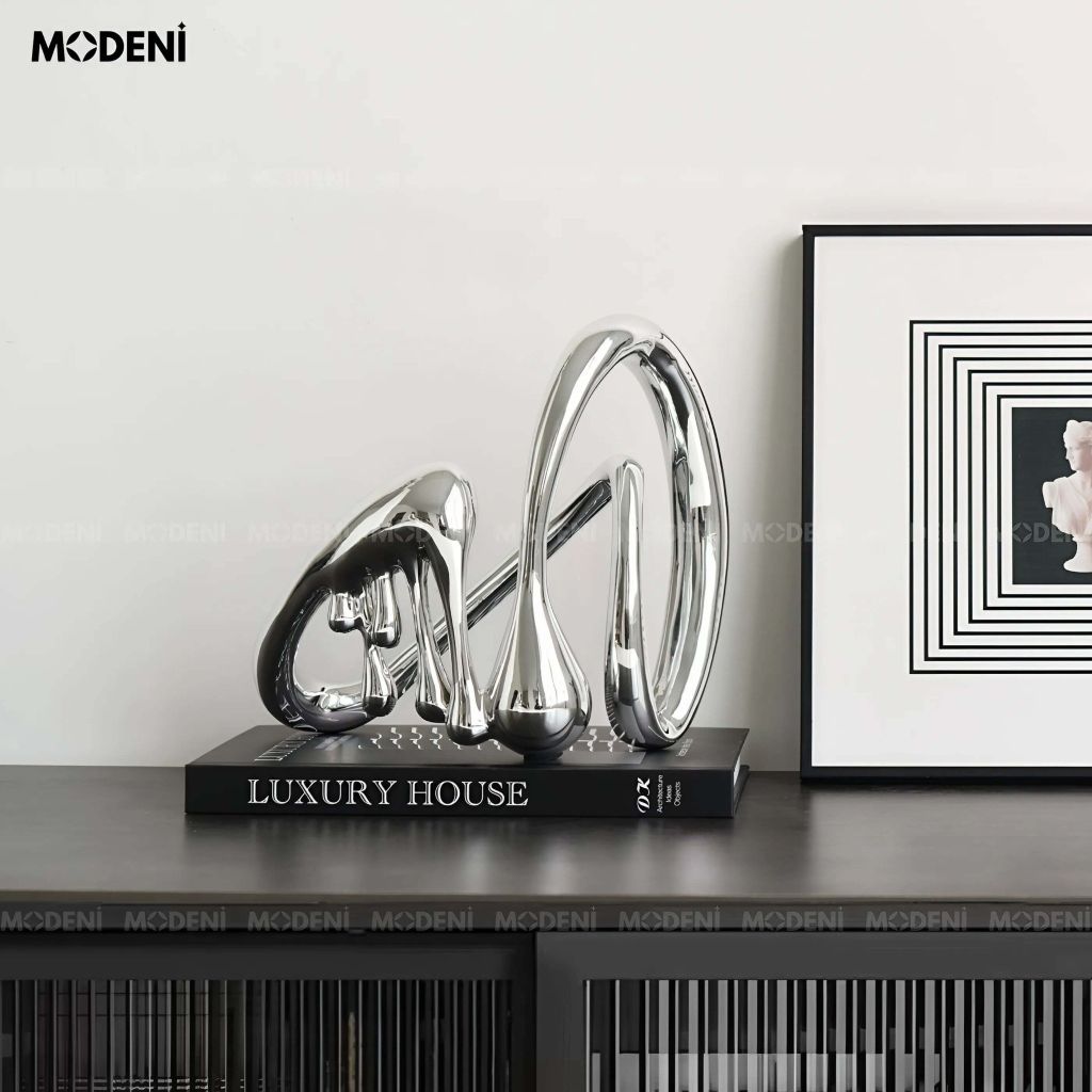 Tượng Trang Trí Glint Silver – Tác Phẩm Nghệ Thuật Ánh Bạc Độc Bản – Thiết Kế Uốn Lượn & Giọt Chảy – Phù Hợp Decor Kệ Tủ, Bàn Sofa Hiện Đại