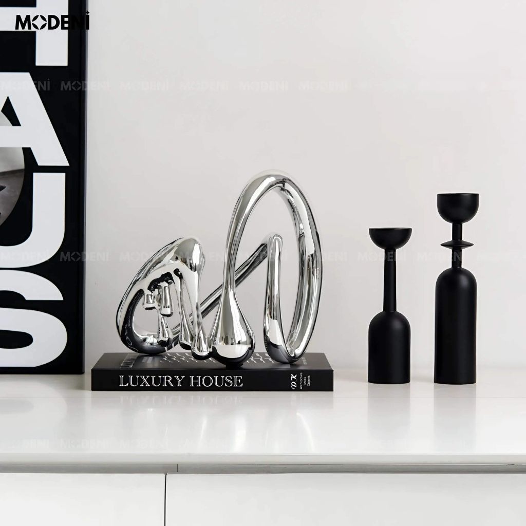 Tượng Trang Trí Glint Silver – Tác Phẩm Nghệ Thuật Ánh Bạc Độc Bản – Thiết Kế Uốn Lượn & Giọt Chảy – Phù Hợp Decor Kệ Tủ, Bàn Sofa Hiện Đại