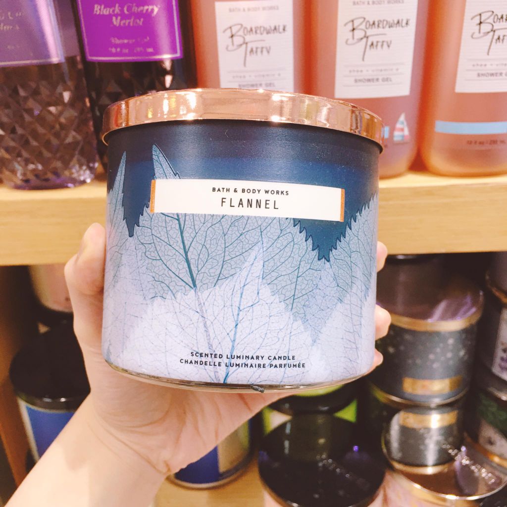 Nến thơm 3 bấc Bath & Body Works FLANNEL 411g