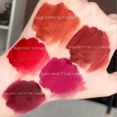 Son kem MAC Powder Kiss Liquid Lipcolour 987 M-A-C SMASH