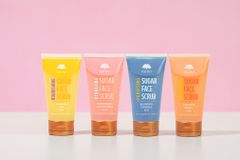 Tẩy tế bào chết mặt Tree Hut Sugar Face Scub 210g