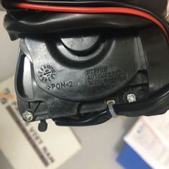 Ổ khoá ngậm cửa sau trái Mazda 323/Ford Laser 1.8 mã B25E73310