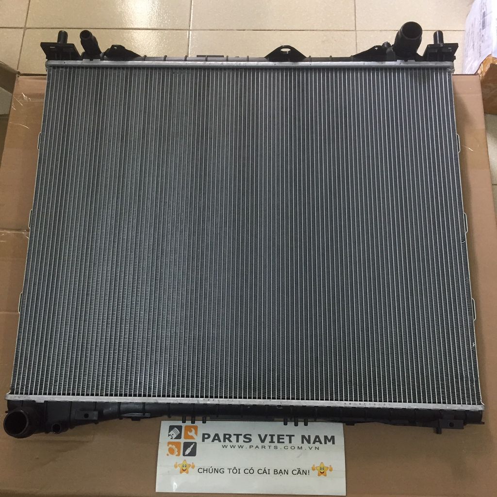 KÉT NƯỚC RANGE ROVER LR034553