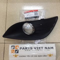 ỐP ĐÈN GẦM BÊN PHỤ FORD FOCUS ĐỜI 2010 MÁY 2.0 AT 8M51-19952-AE, 8M5119952AE