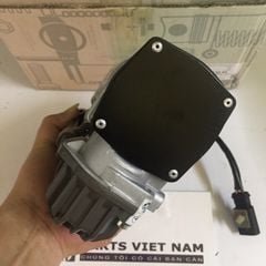 Bơm nâng gầm Mer C300 W205 2015