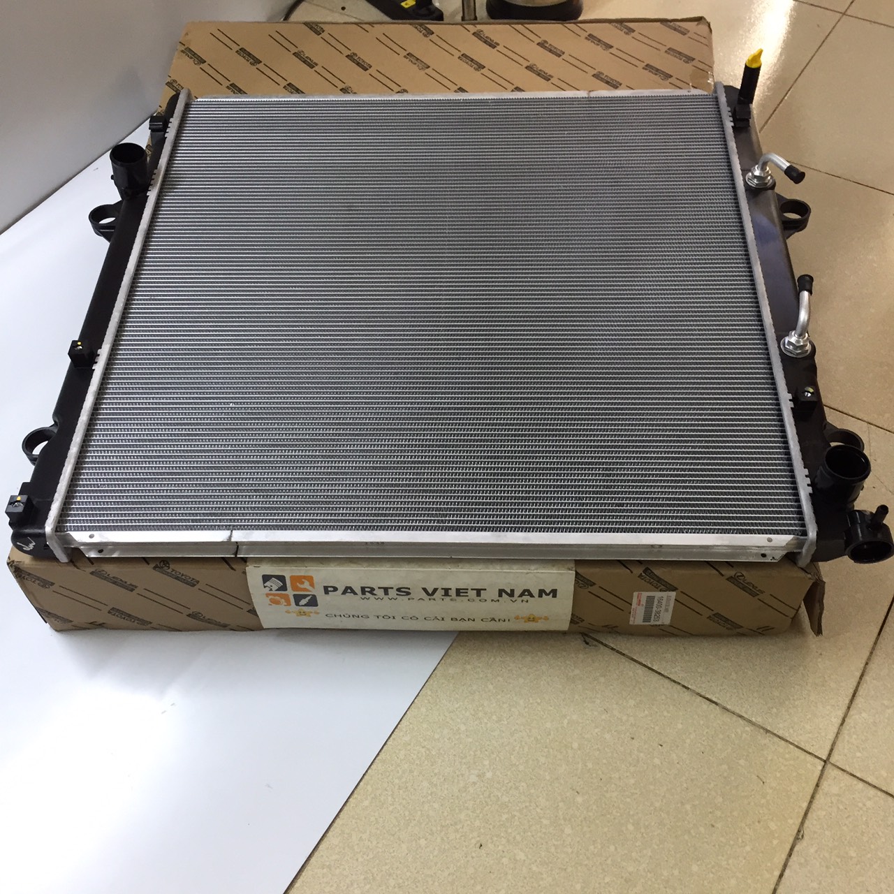 KÉT NƯỚC LEXUS GX460 1640038253, 16400-38253 – Parts Viet Nam