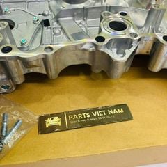 Bưởng bơm dầu hoặc nhớt động động cơ hay nắp sên cam Toyota Innova 2.0 động cơ 1TR đời 2006 - 2016. Hàng cao cấp tiêu chuẩn Japan. Mã 11310-0C010, 113100C010