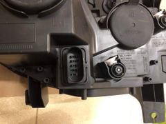 ĐÈN PHA BÊN LÁI KHÔNG LED CHEVROLET COROLADO ĐỜI 2017 84594273