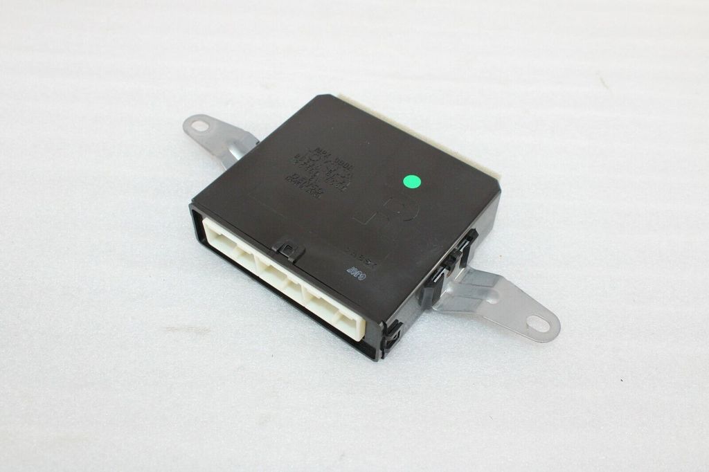 Hộp điều khiển cửa Lexus LS600, LS460 2007 - 2009 tháo xe 89224-50121, 8922450121, 89224-50110, 8922450110