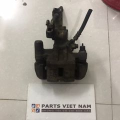 Cụm phanh sau Ford Laser 1.8 RH tháo xe BK1T 26610XA