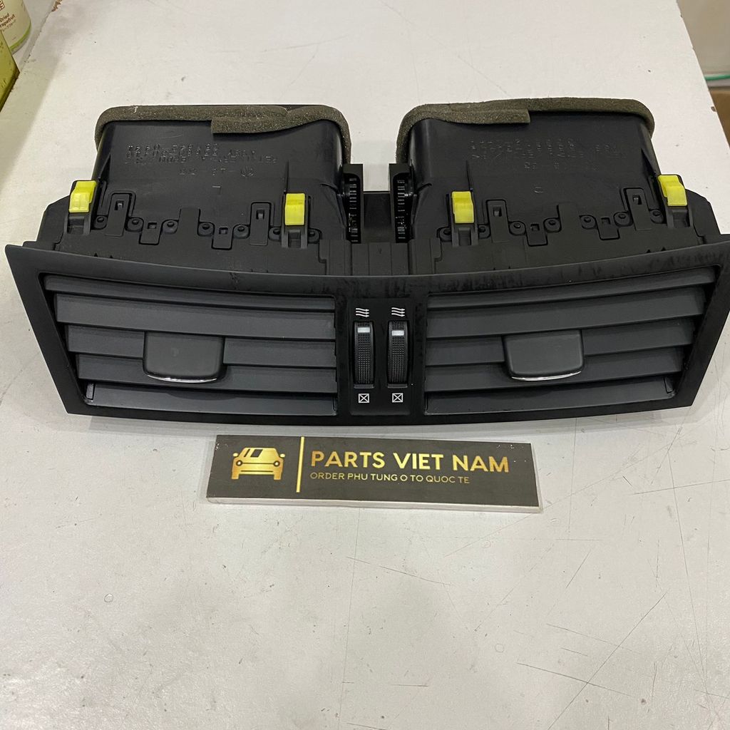 Cửa gió điều hòa Lexus GS350 GS300 GS430 GS460 đời 2006-2011. Hàng tháo xe US. mã 5566030411C0, 5566030411, 55660-30411,55660-30410, 5566030410