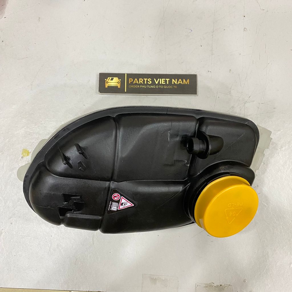 Bình nước phụ Mercedes W264, W176 CLA200, CLA250, GLA200, GLA250, hàng OEM. Mã A 246 500 00 49, A2465000049