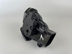 Mô tơ chia gió điều hòa Mercedes W205 2015 - 2021. Bên phụ tháo xe. Mã A2058300200, K11119A01.