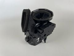Mô tơ chia gió điều hòa Mercedes W205 2015 - 2021. Bên phụ tháo xe. Mã A2058300200, K11119A01.