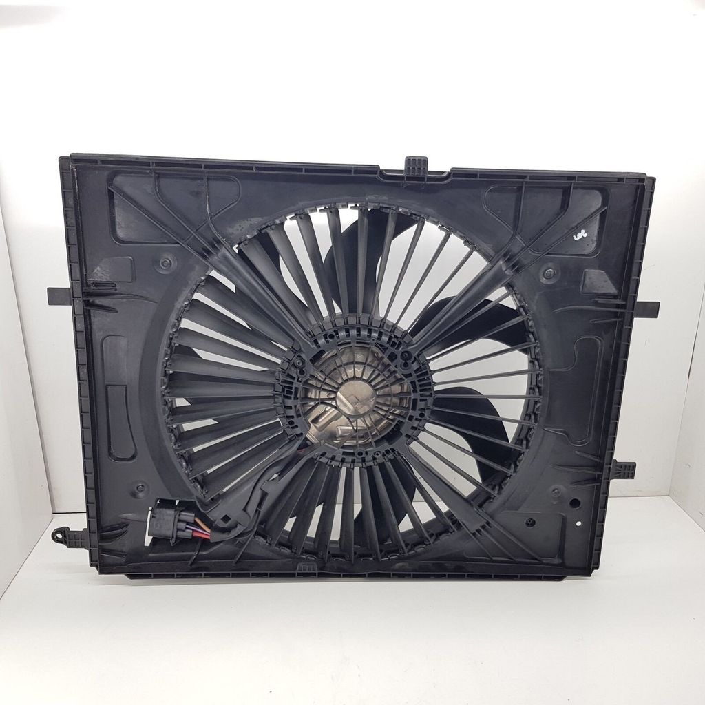 Cụm lồng quạt Mercedes W253 GLC 300. Hàng tháo xe. Mã A0999061301, A0999065601, A0999061401, A0995050000, A0999064303, A0999063902 A0999065601 A0999061301  .
