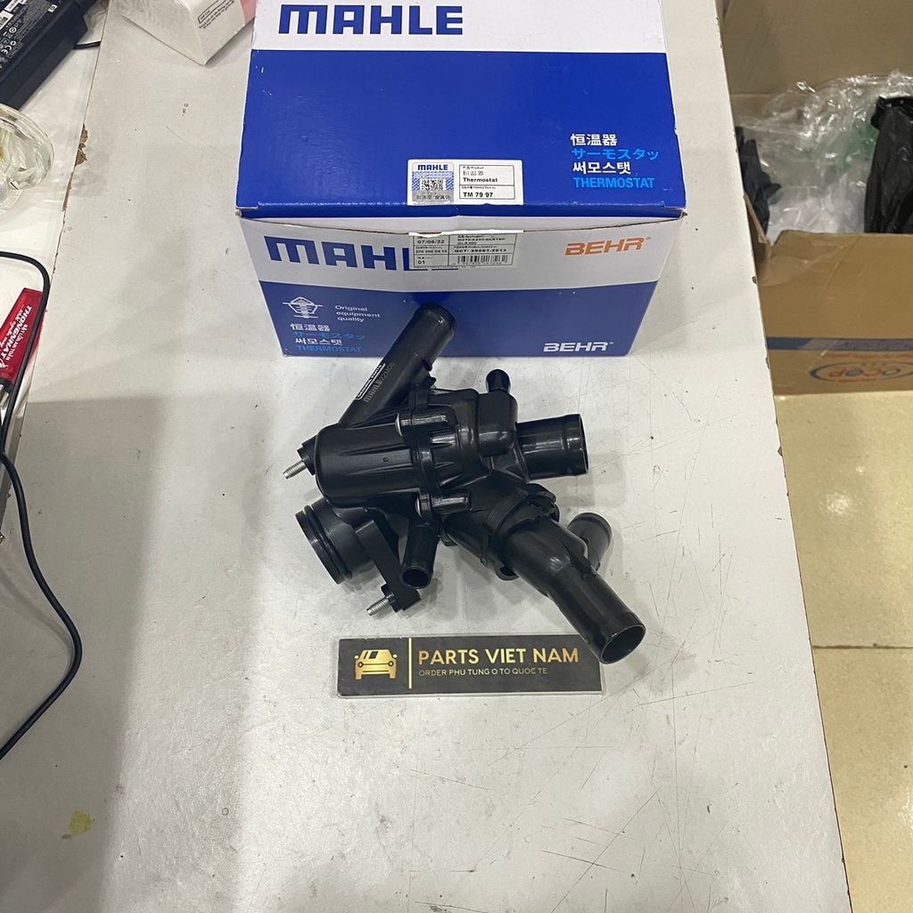 Cụm van hằng nhiệt Mercedes W117, W176, W246, W242, CLA200, CLA220, GLA250. Hàng BEHR. Mã 2702000315, 2702000415, 2702000615, 2702002200, A2702000615, A2702000315.