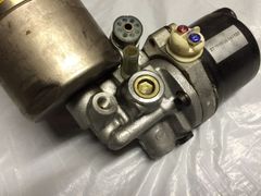 Mô tơ bơm liền bầu tích áp của tổng phanh Lexus GS300 2JZ, GS430 3UZ đời 1997 - 2004. Hàng tháo xe. Mã 4707030060, 47070-30060.