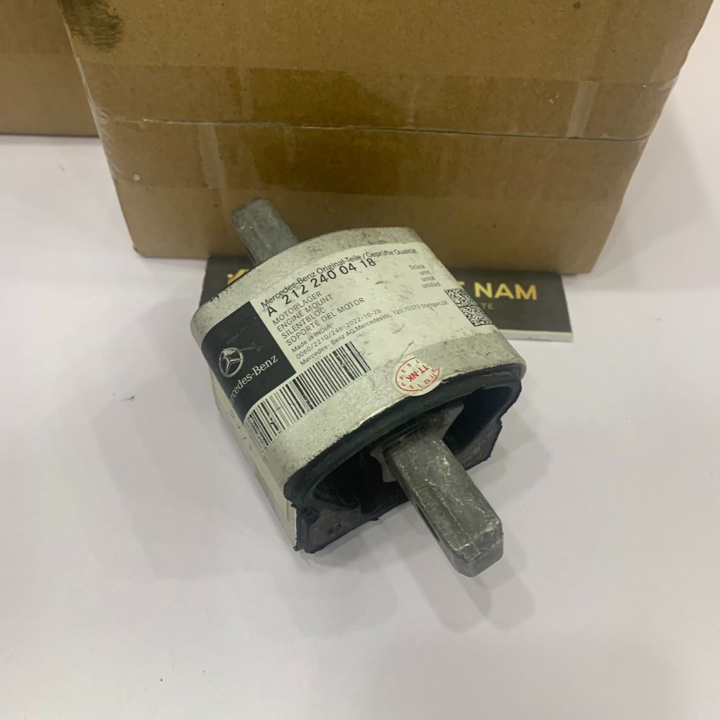 Cao su chân hộp số Mercedes W203, W203, W211, W212 M272, C180, C200, C230, C240, C250, C280, C300, CLK320, CLK350, E200, E250, E300, E350, E400. Hàng chính hãng. Mã A2122400418, A2202400218, A2202400518, A2202401818.