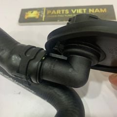 Ống dẫn nước dàn sưởi đường ra Mercedes W204 C200, C250, C300, W212, E200, E250, E300, E350 đời 2007 - 2015. Hàng Mer OEM. Mã A2128300396.