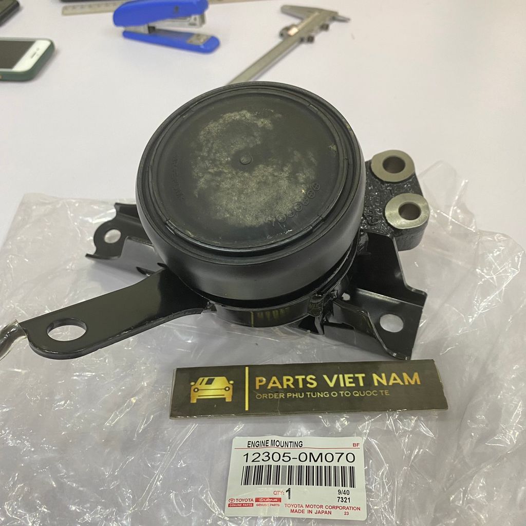 Chân đầu máy, chân thủy lực Toyota Vios, Yaris số tự động, máy1NZ đời 2007 - 2013. Hàng cao cấp. Mã 1230521340, 12305-21340