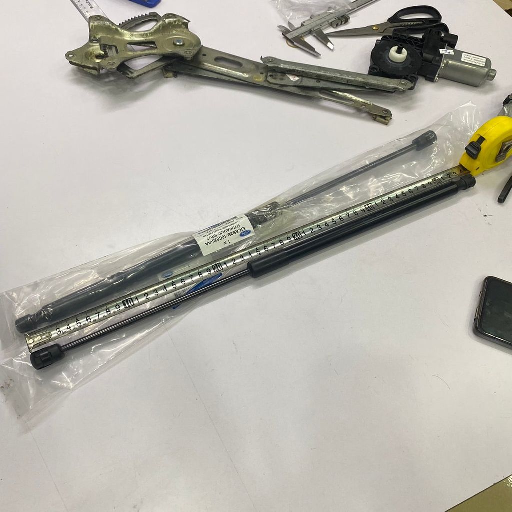 Ty chống nắp capo Ford Ranger, Wildtrak, 2.2, 3.2, Everest đời 2015 - 2020 dài 54  cm. Hàng cao cấp. Mã EB3B-16C826-AA, EB3B16C826AA