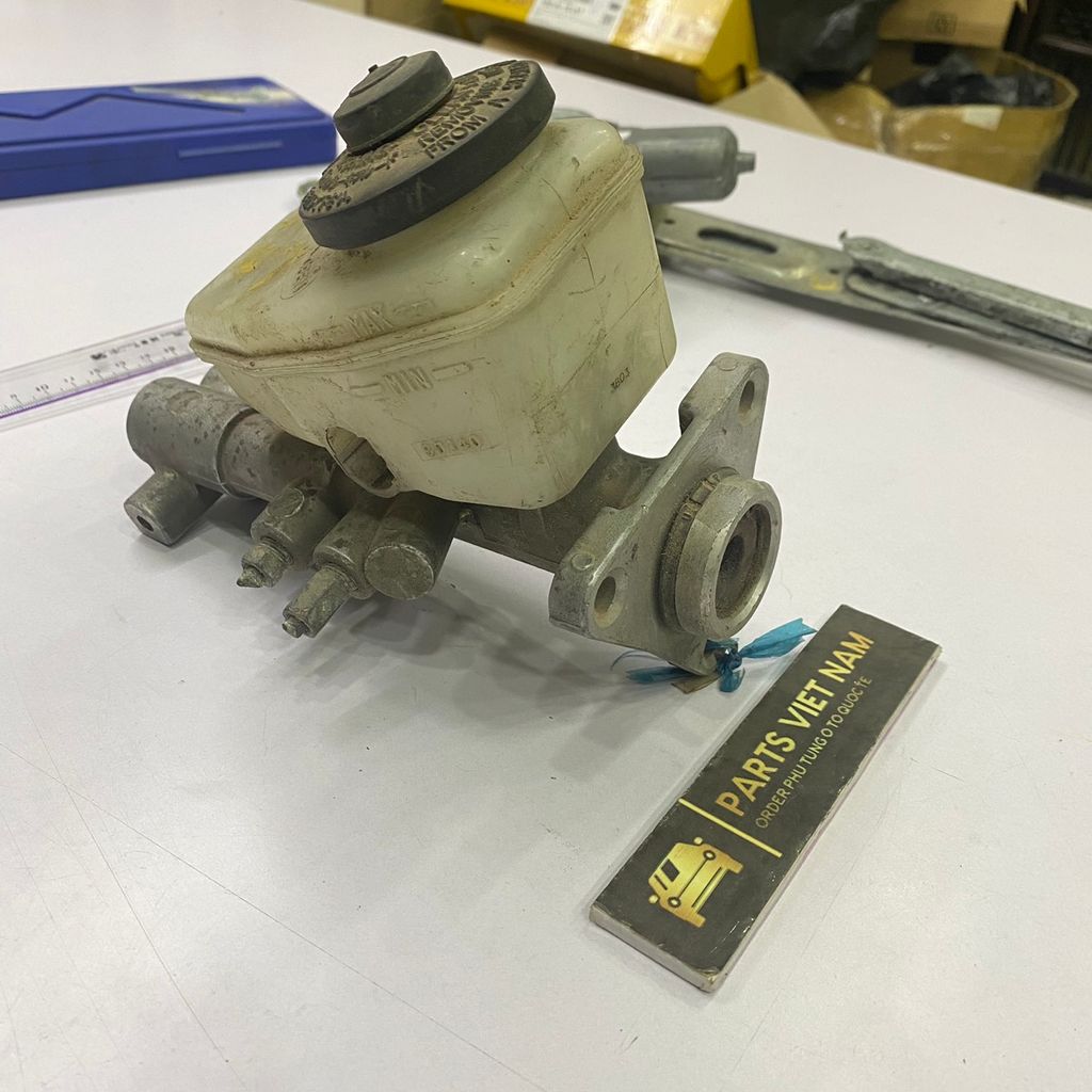 Tổng phanh Toyota Crown 3.0 động cơ 2JZ JZS133 đời 1991 - 1995. Hàng tháo xe. Mã 47201-30440, 4720130440