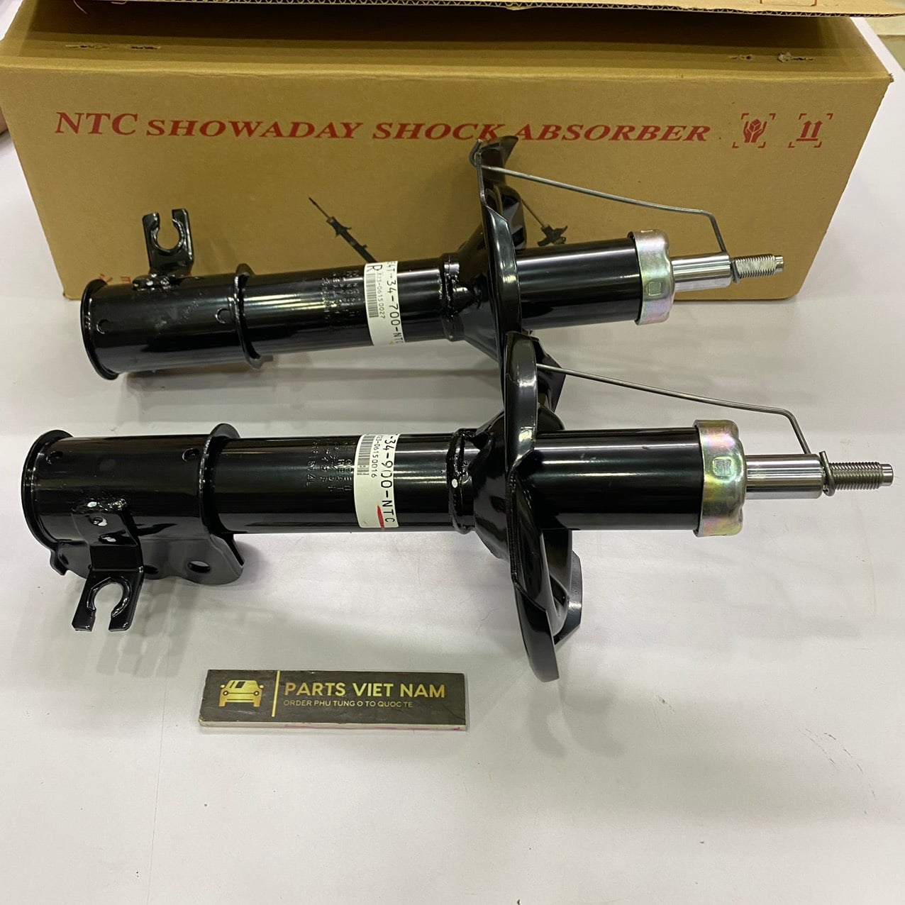 Giảm xóc trước Mazda 626 đời 2000 - 2005. Hàng Showa Japan. Mã