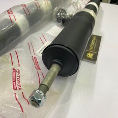 Giảm xóc sau Toyota Land Cruiser FZJ80, FZJ100, FZJ105 đời 1998 - 2007. Hàng Toyota Japan. Mã 4853169286, 4853160270, 4851169436, 4851169535 ( 1 cây )