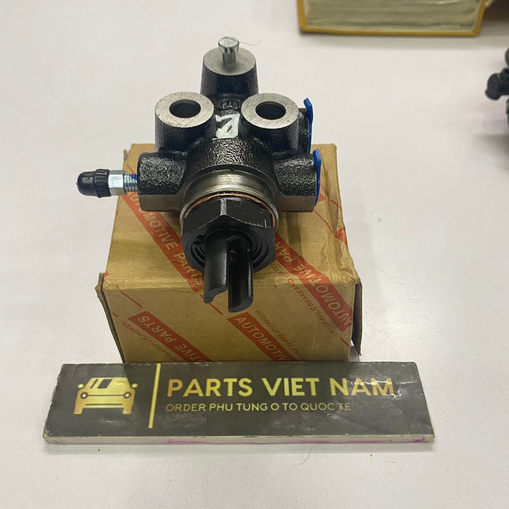 Chia dầu phanh Toyota Land Cruiser FZJ80, FZJ100, FZJ105 đời 1993 - 2004. Hàng cao cấp. Mã 47910-26040, 47910-26261, 47910-60120, 4791026040, 4791026261, 4791060120