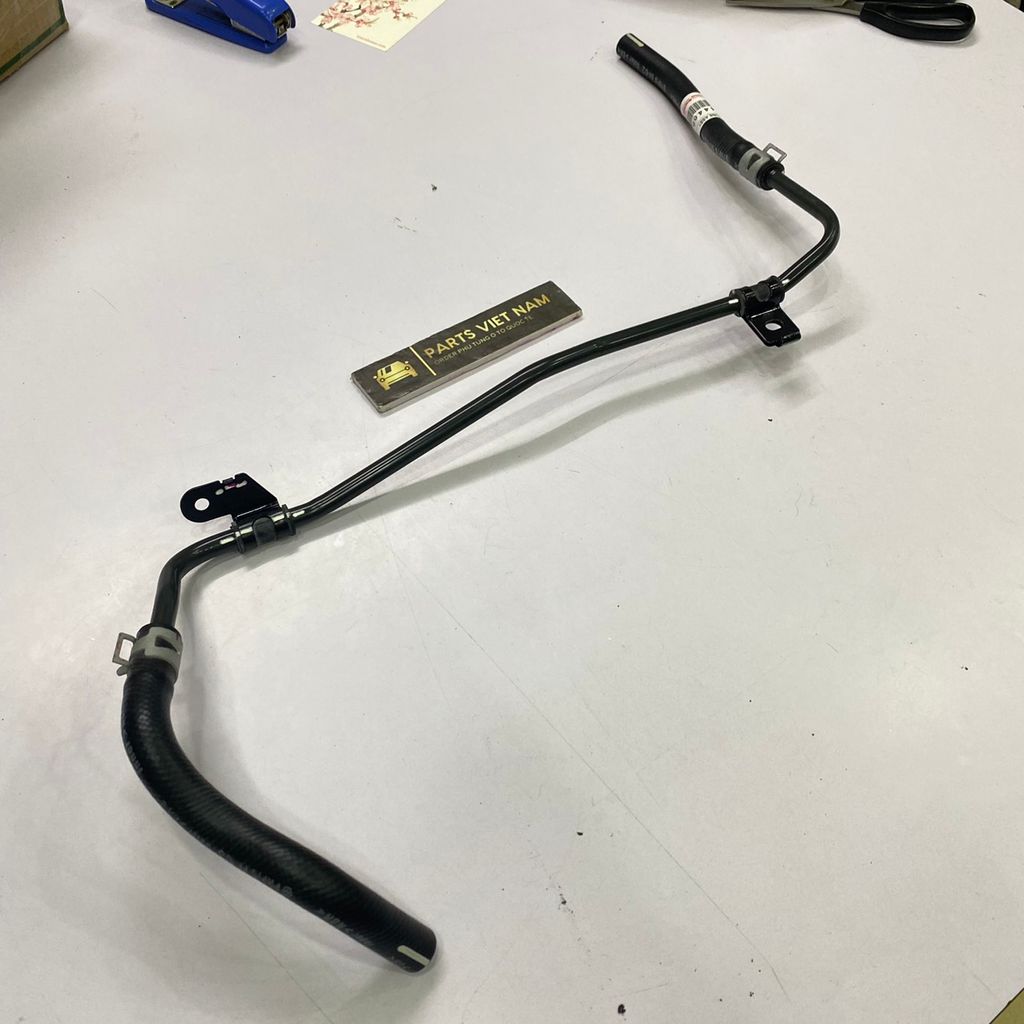 Ống dầu từ bình dầu trợ lực xuống thước Toyota Camry 2.0 ACV41, 2.4 LE ACV40 đời 2006 - 2011. Hàng chính hãng. Mã 44406-06191, 4440606191