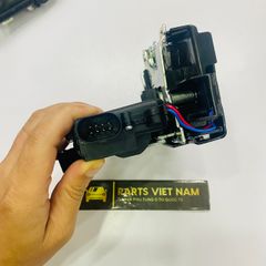 Cơ cấu ổ khóa ngậm cửa trước bên trái Volkswagen Beetle đời 1999 - 2010. Hàng cao cấp đặt 12 ngày. Mã 3B1837015A, 3B1837015AS, 3B1837015, 3B1837015J, DLA1032L