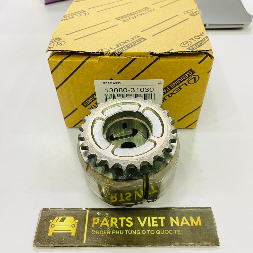 Nhông cam xả bên trái Lexus IS250, IS300, ES240, ES350, GS300, GS350, GS430, GS460, LS460, RX300, R350, R330, LX450, LX460, LX570 động cơ 3UR, 2GR, 1UR, 3GR, 4GR. Hàng cao cấp. Mã 13080-31030, 1308031030